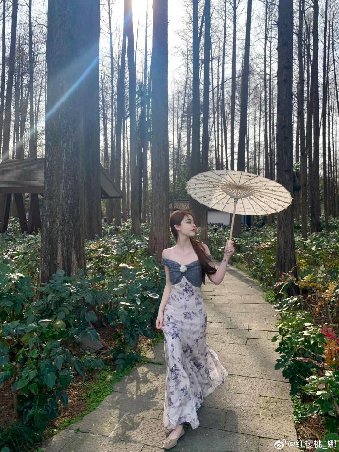 春光乍泄